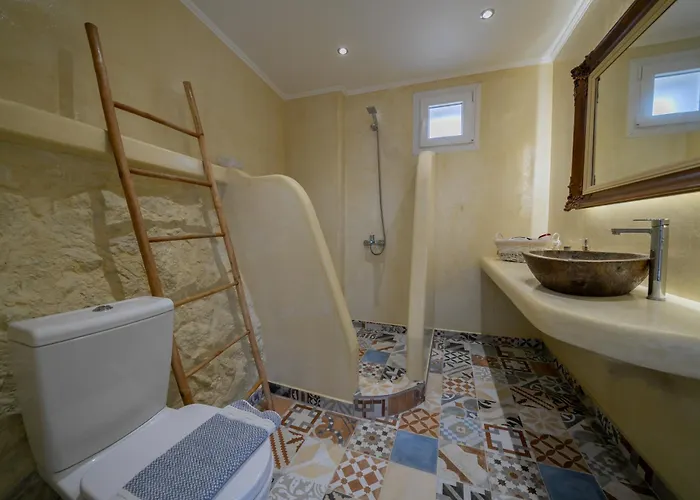 Halari Junior Vourvoulos